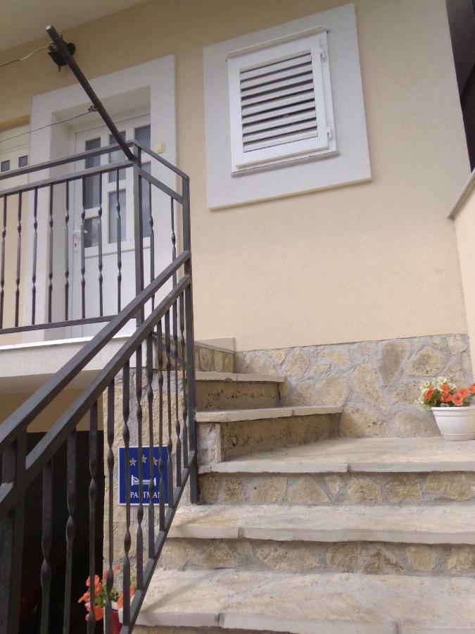 Appartement Apartman Sara à Šibenik Extérieur photo