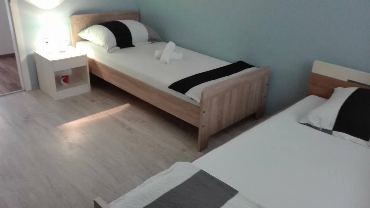 Appartement Apartman Sara à Šibenik Extérieur photo