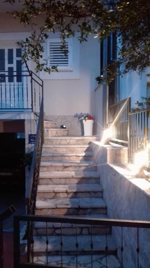 Appartement Apartman Sara à Šibenik Extérieur photo
